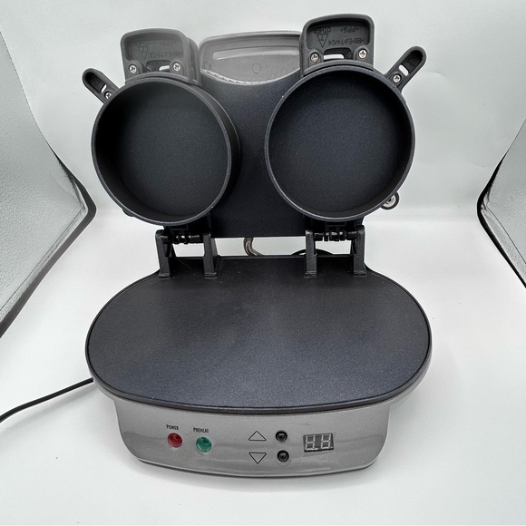 Electric Double Sandwich  Maker - Silver and Black - Picture 2 of 7